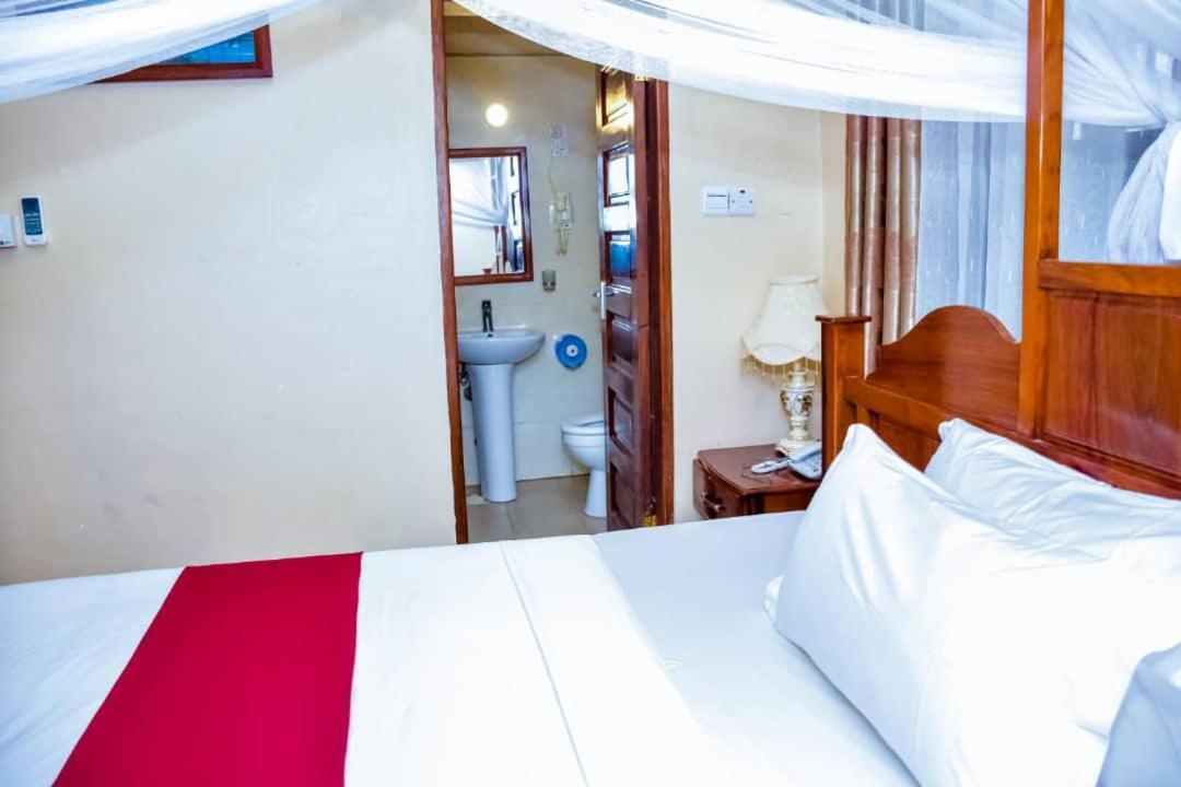 Red Sun Lodge Kokoni Ngambo Экстерьер фото